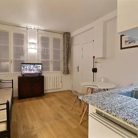 6th - Latin Quater - Saint Michel Bridge Apartment Paris